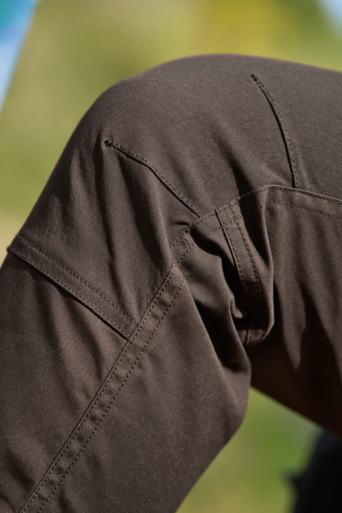 Harkila Fjell Womens Trousers - Shadow Brown - Image 3